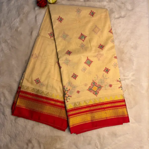 Ilakal Beige Kasuthi work saree