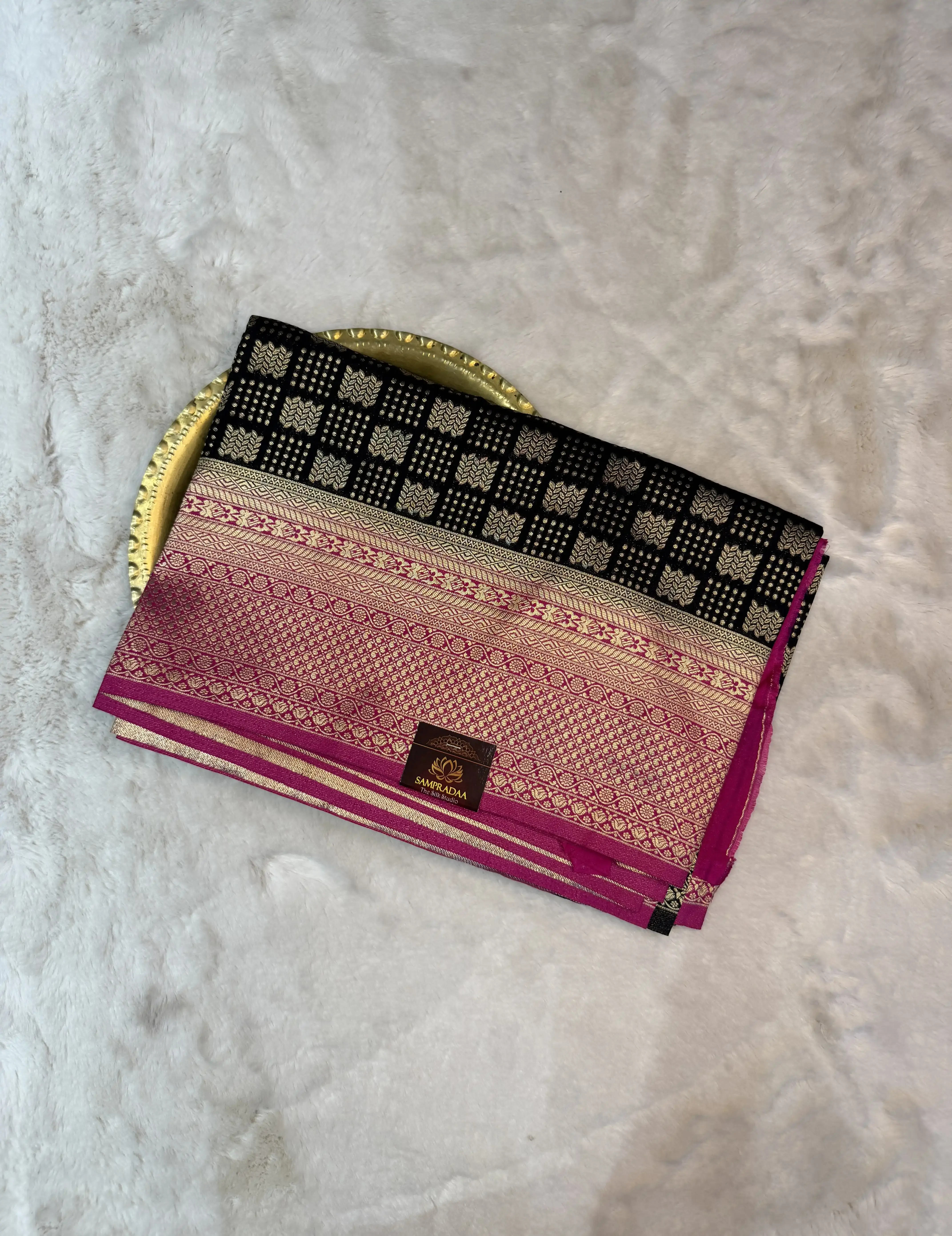 Black with pink rich border & pallu premium semi crepe saree