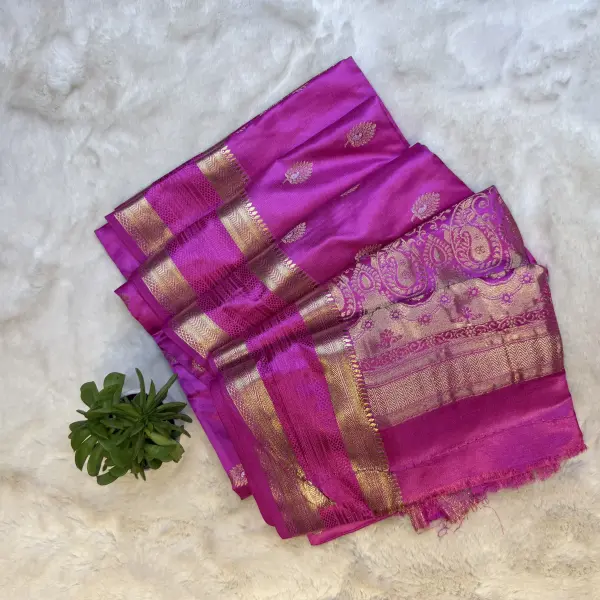 Rose Pink bentex border with buttas semi crepe saree