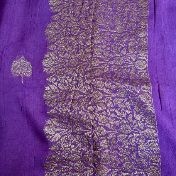 Purple Antique zari leaf motif chiniya silk saree