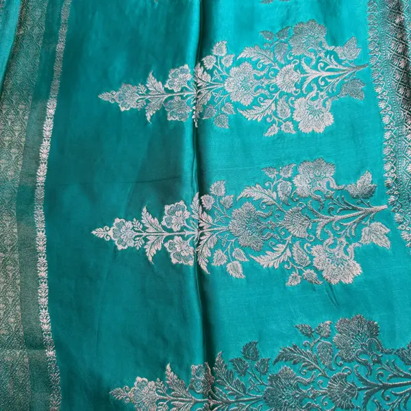 Blue Stripes and buttas with contrast blouse semi crepe saree