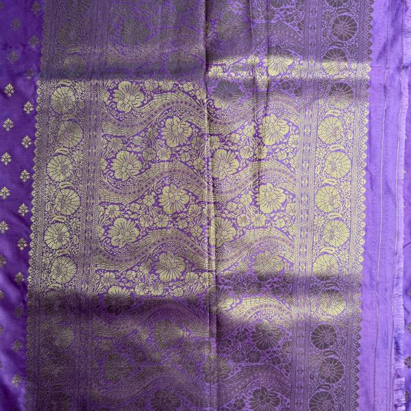 Lavender with all over buttas chiniya benaras saree