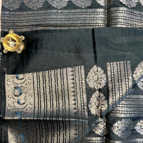 Lavender with green border Benaras saree