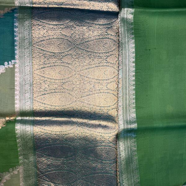 Green Lehariya pattern pure kora organza saree