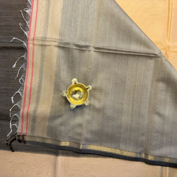 Beige & Black Maheshwari Silk Cotton Saree