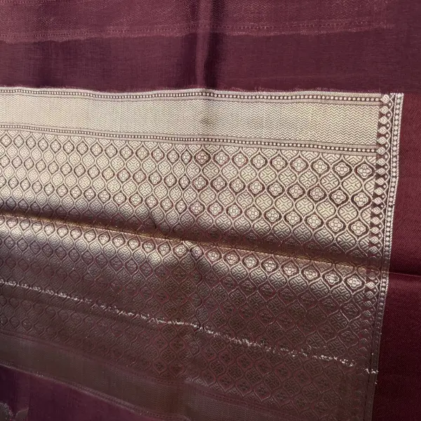 Maroon bentex border Chiniya silk saree
