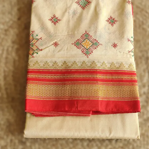 Ilakal Beige Kasuthi work saree