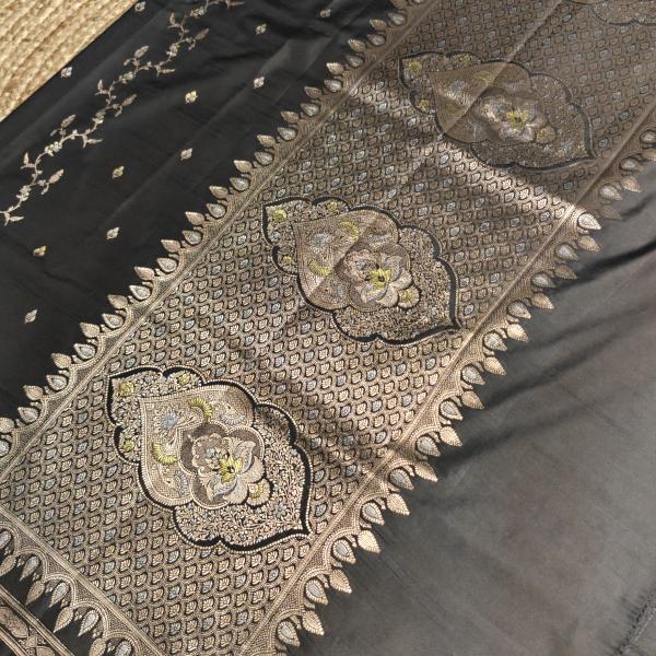 Black jaal pattern Benaras saree