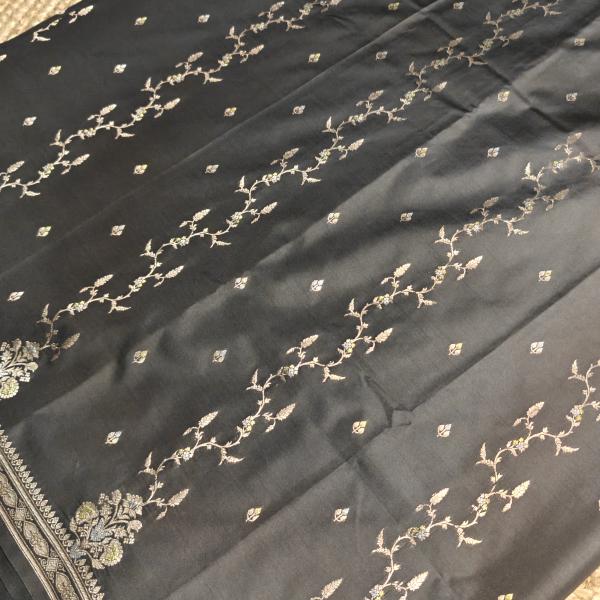 Black jaal pattern Benaras saree