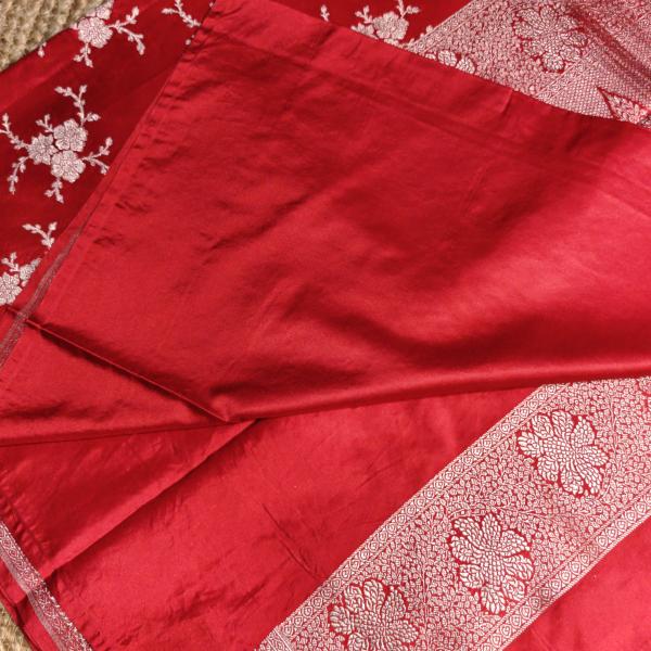 Red jaal pattern Benaras saree