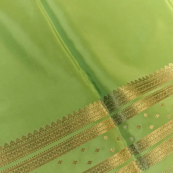 Parrot green with contrast magenta pallu and blouse pure crepe silk saree 120gsm